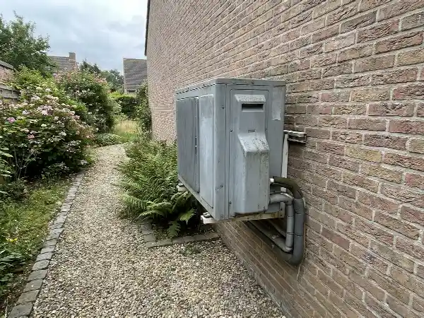 Unité extérieure d'un chauffe-eau thermodynamique split